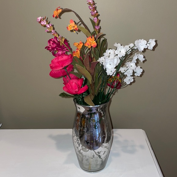 Other - Silver mirrored vase